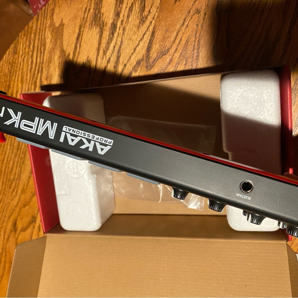 Akai MPK Mini Keyboard - Picture 3 of 5